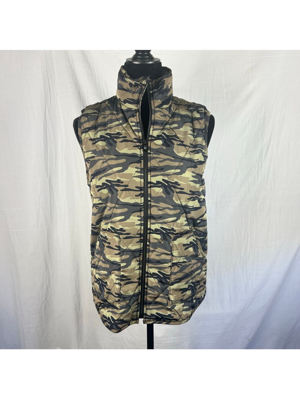 Michelle Mae Camo Puffer Vest Womens Medium Green Winter